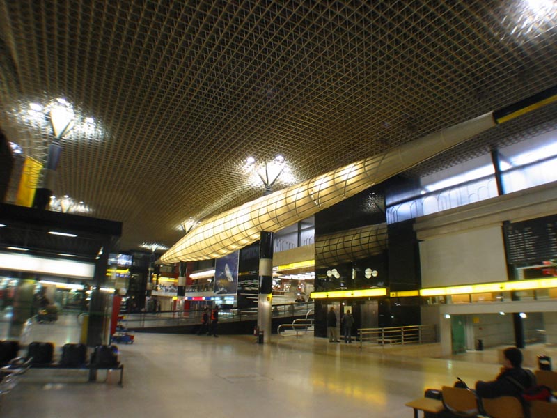 http://www.publituris.pt/wp-content/uploads/2008/01/aeroportolx.jpg