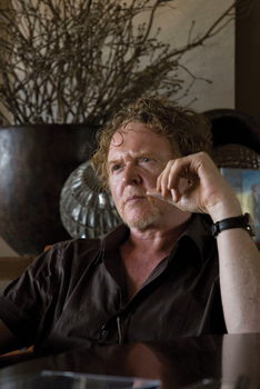 mick_hucknall_clubhousesalgadosgolf1.jpg